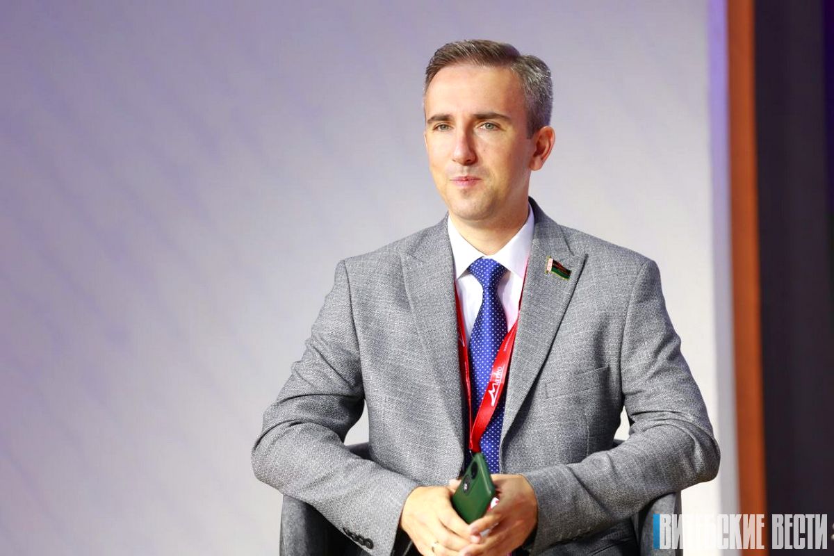 Глеб Лапицкий: «В нашей стране делается все для того, чтобы семьи не на словах, а на деле чувствовали поддержку»