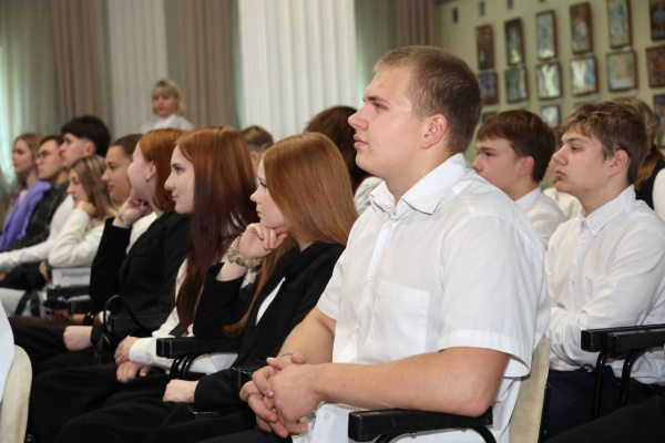 В витебской школе № 29 имени В. В. Пименова открыли профильные классы для будущих медиков и инженеров