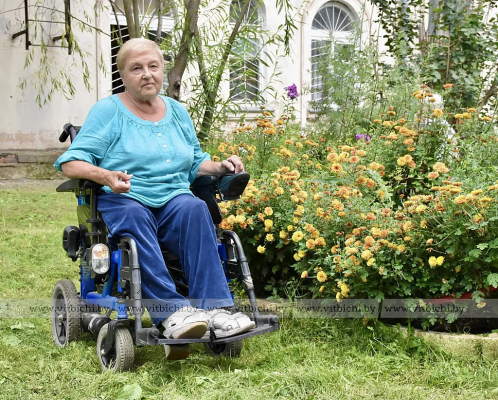 Клумбы вместо барьеров: вдохновляющая история витебской энтузиастки