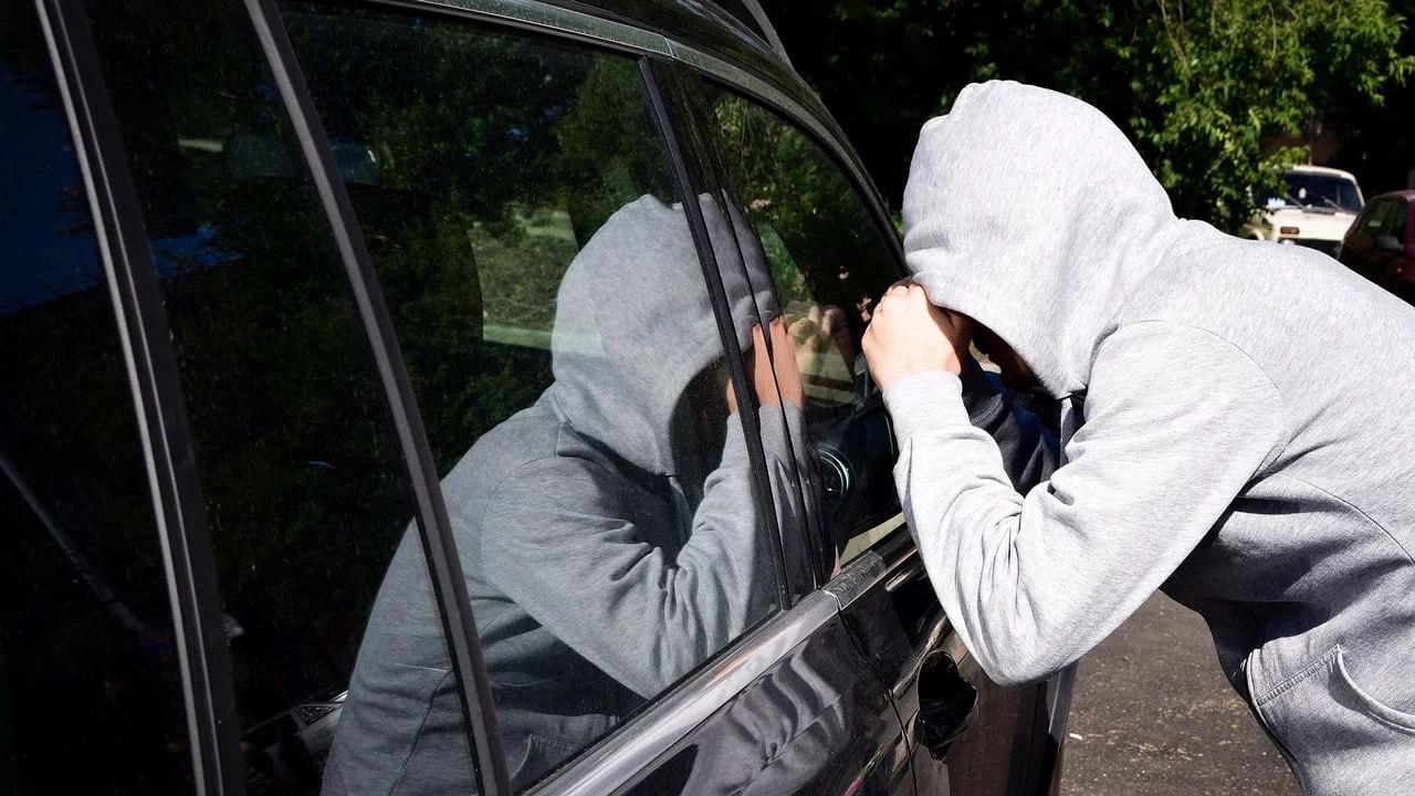В Витебске пьяный угонщик разбил чужой автомобиль