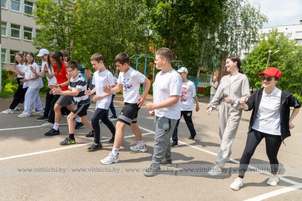 Тренировку с витебскими школьниками провела знаменитая легкоатлетка Марина Доманцевич