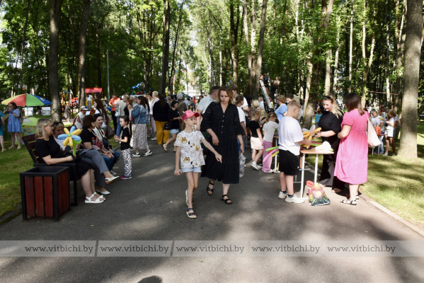 Семейный праздник «С днем рождения, Первомайский!» прошел в Витебске