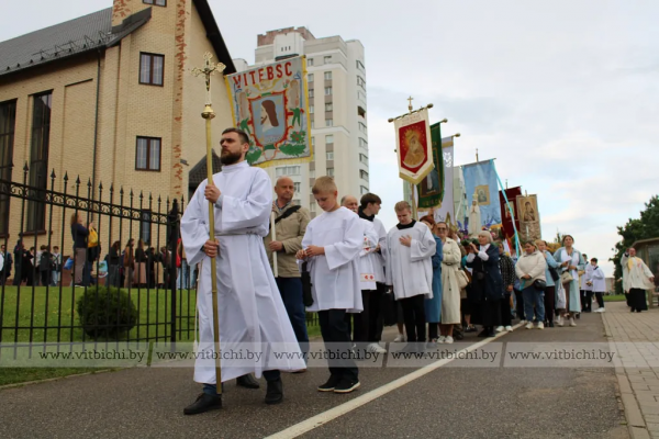 Віцебскія католікі прынялі ўдзел у Эўхарыстычнай працэсіі, прысвечанай урачыстасці Божага Цела