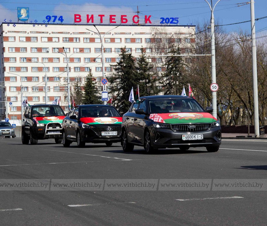 Участники автопробега «Сестры Хатыни» почтили память жертв сожженных деревень на Витебщине