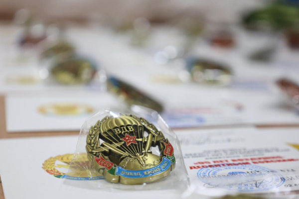 В канун 95-летия образования ВДВ СССР в 103-й Витебской бригаде наградили ветеранов-десантников