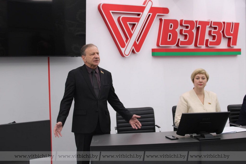 Депутаты Палаты Представителей Виктор Николайкин и Ирина Астапенко встретились с коллективом Витебского завода тракторных запчастей