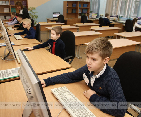 В белорусских школах с 1 сентября вводится обновленная программа по информатике с интеграцией ИИ