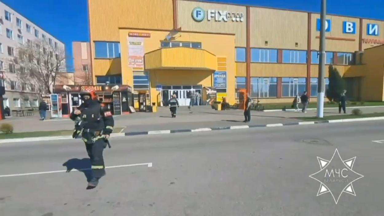 Подразделения МЧС выезжали по сообщению о возгорании в торговом центре в Витебске