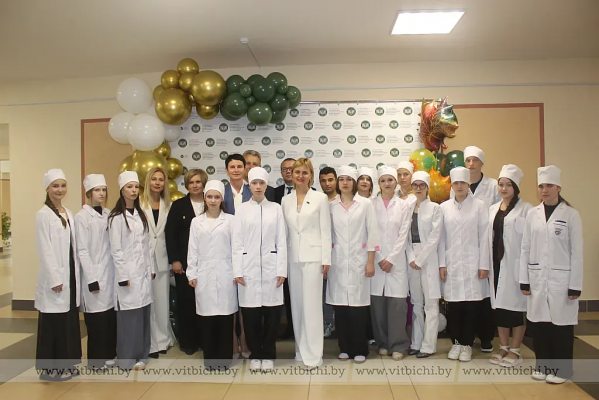 Учиться отвечать за здоровье людей: в Витебской областной больнице прошла встреча с первокурсниками