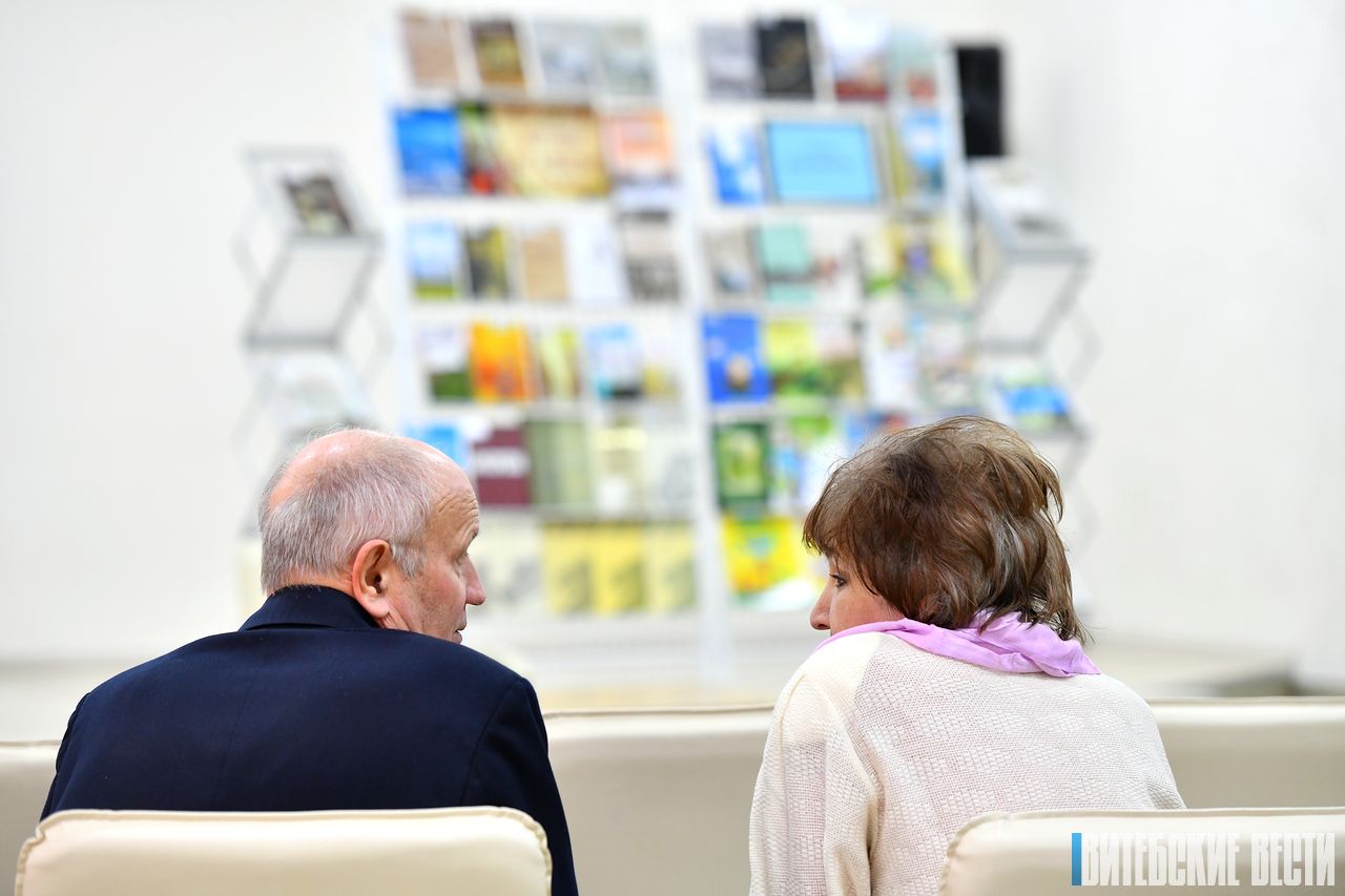 Алесь Карлюкевіч прэзентаваў новую кнігу “Старонкі віцебскага краязнаўства”