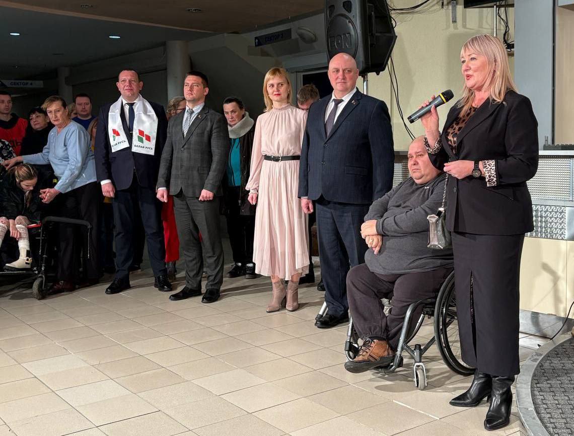 В витебском Дворце спорта состоялся праздник с участием людей с инвалидностью «Витебск встречает друзей!»