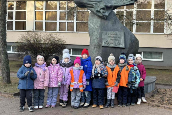 От рисунков до метких бросков: в витебской библиотеке прошел необычный урок безопасности для дошколят