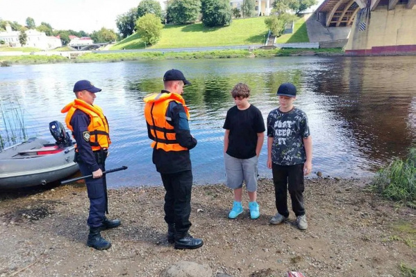 Спасатели Витебщины продолжают проводить профилактические рейды на акваториях области