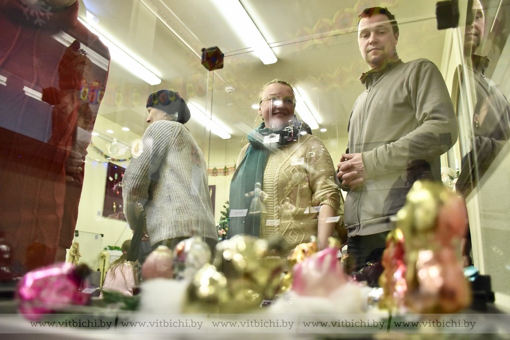 Выставка «К детям Новый год пришел» открылась в Витебске