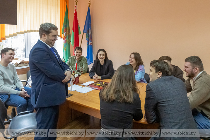 Фоторепортаж с вечера встречи выпускников в гимназии №2 Витебска