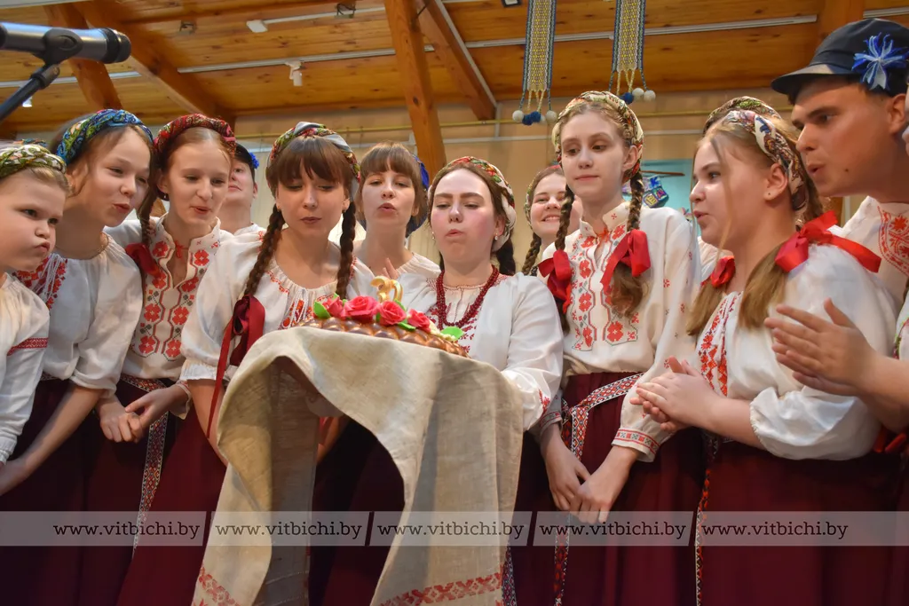 Вiцебскаму ансамблю “Жалейка” – 30! Святочны канцэрт сабраў сяброў і прыхільнікаў