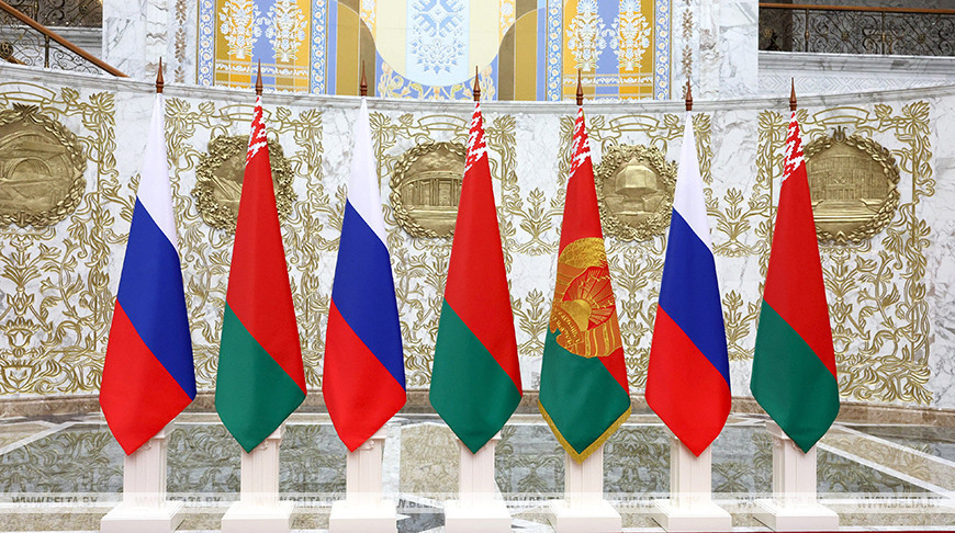 Путин прибыл во Дворец Независимости для участия в ВГС Союзного государства