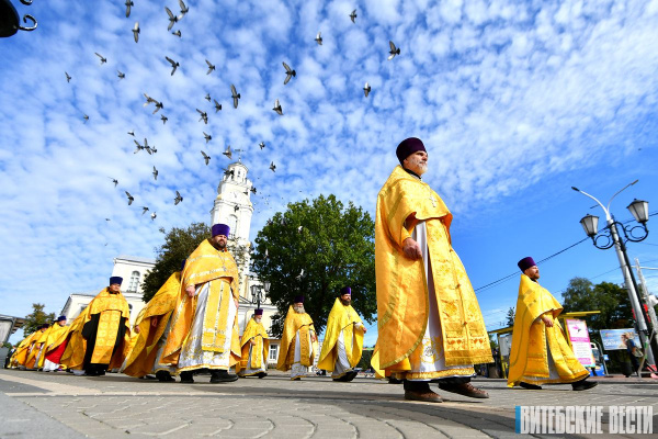 В рамках просветительской акции "Неделя семьи" в Витебске прошел крестный ход