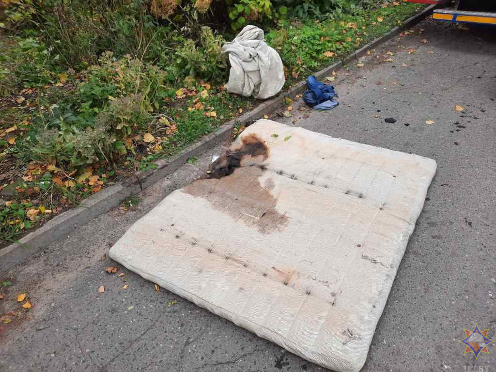 На пожаре в Витебске работники МЧС спасли спящего мужчину