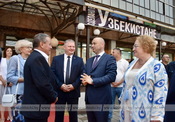 В Витебске открыт торговый дом узбекских товаров