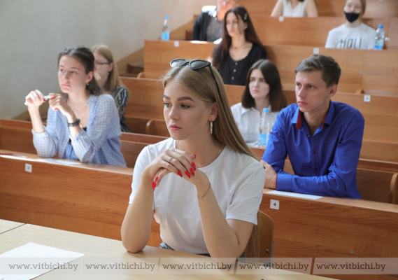 Около 61 тыс. белорусских одиннадцатиклассников сегодня примут участие в репетиции ЦЭ