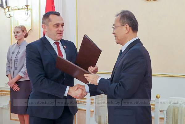 Витебщина и Цзянси будут развивать сотрудничество с акцентом на IT, промышленность и образование