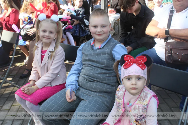 «Собери портфель в школу»: в Витебске состоялся праздник для учащихся Железнодорожного района