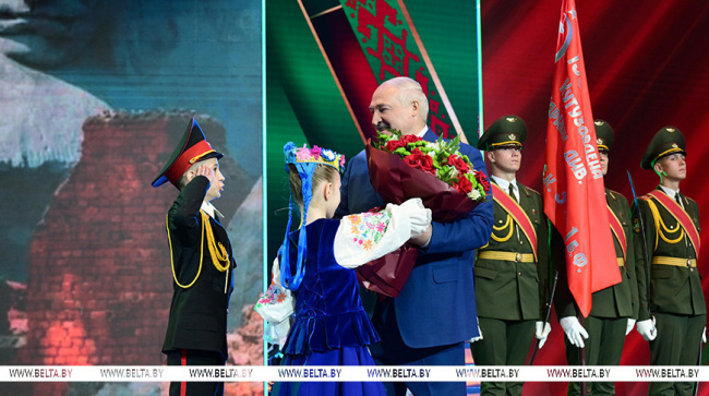 О "не формальной" памяти, войне за умы и сердца и молниеносном ответе агрессору. Откровенная речь Лукашенко в канун 80-летия Победы