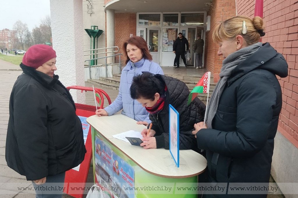В Витебске проходят первые пикеты за выдвижение кандидатов в Президенты