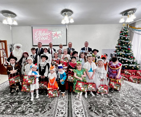 Праздник для 90 сердец: как прошел визит председателя Нацбанка, руководителей города и области в Витебский детский дом