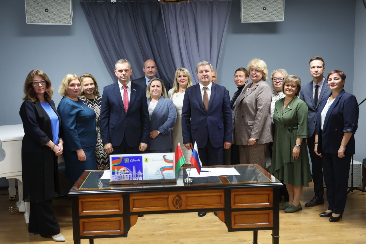 Витебск и Архангельск подписали план мероприятий двустороннего сотрудничества между городами на 2025 год