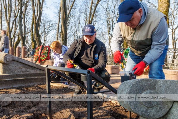 На общегородской субботник вышли около 45 тысяч жителей Витебска