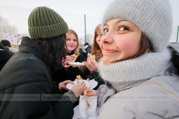 Вот так надо зиму провожать! В Витебске студенты ВГТУ отметили Масленицу