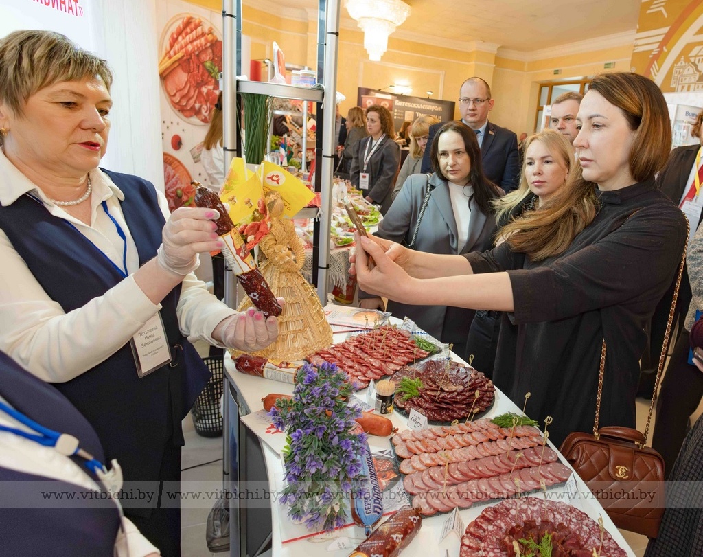 Представители крупной торговой сети «Ашан Ритейл Россия» ознакомились с продукцией предприятий Витебщины