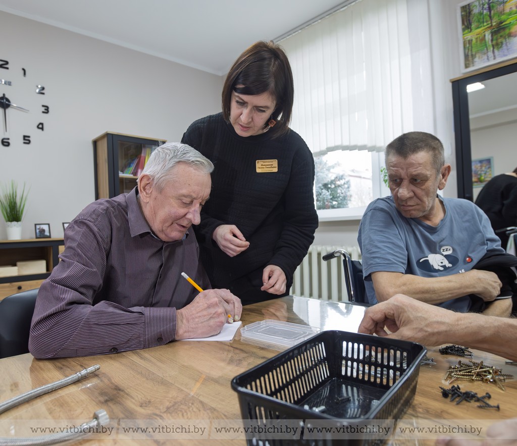 Современные технологии и забота о ветеранах. Как в Витебске помогают участникам боевых действий