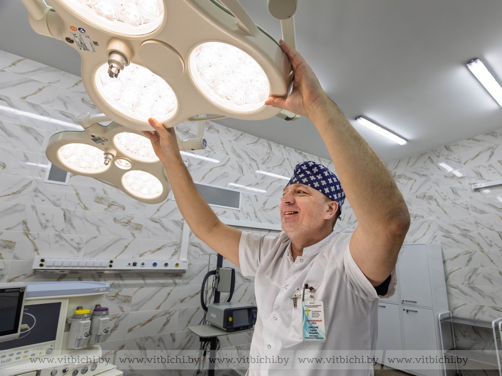 После ремонта и модернизации в Витебской областной клинической больнице торжественно открыли два современных операционных зала