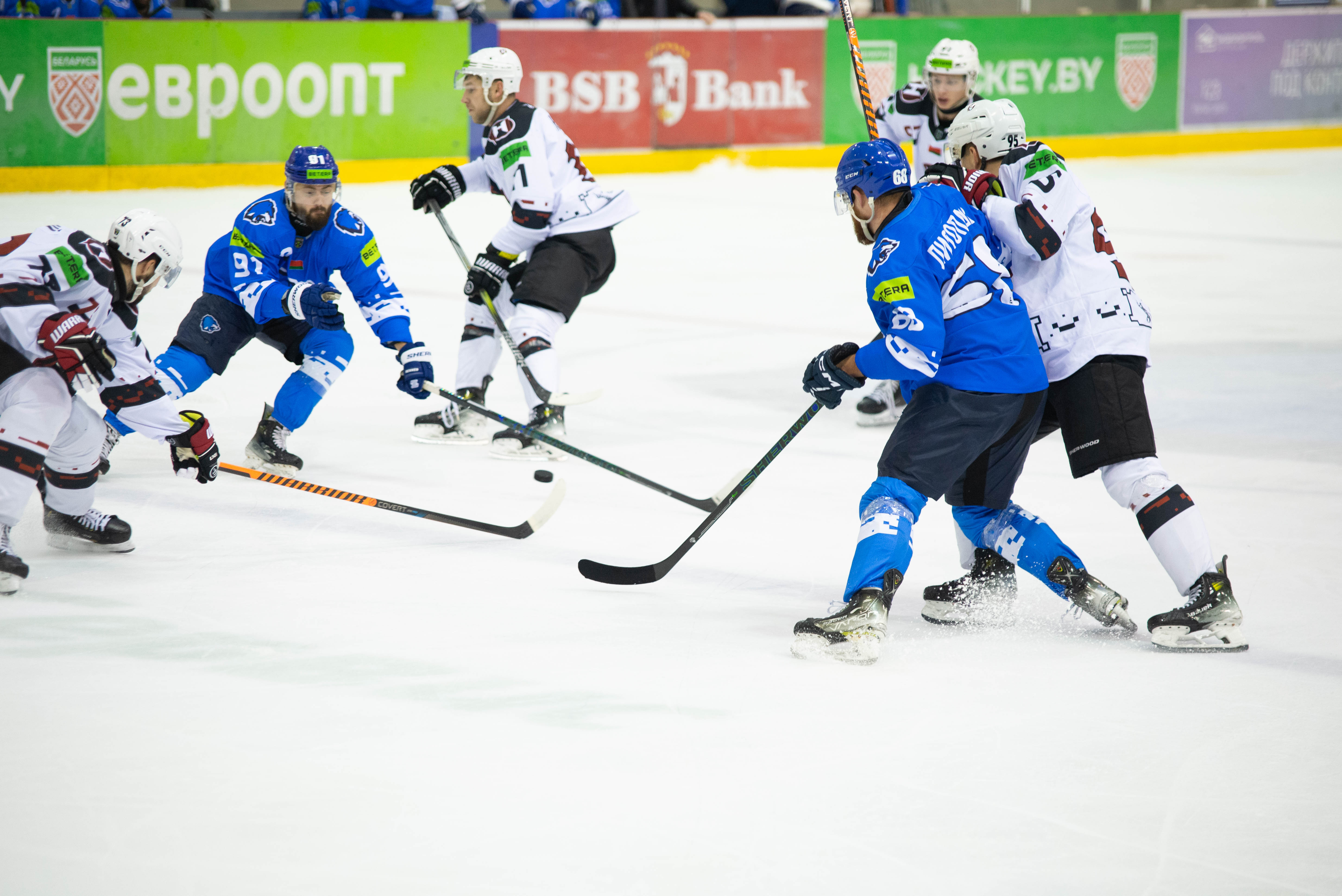 Хоккеисты «Витебска» прервали свою серию поражений в чемпионате Беларуси