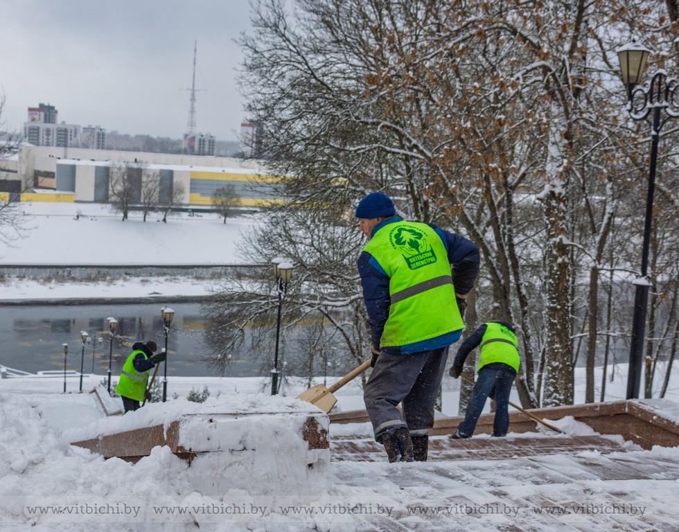 Как городские службы Витебска справляются с зимней погодой
