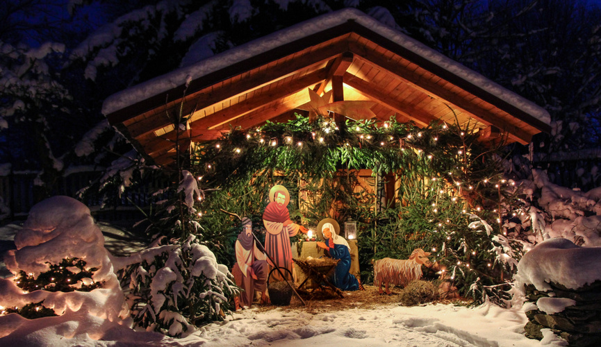 Поздравляем всех, кто в эти дни отмечает Рождество Христово, со светлым и радостным праздником!